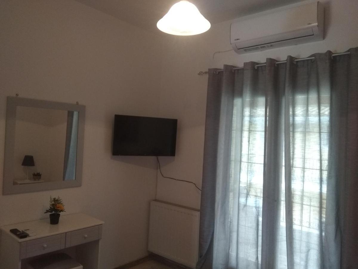 Demy'S Studio Apartment Acharavi  Exterior photo